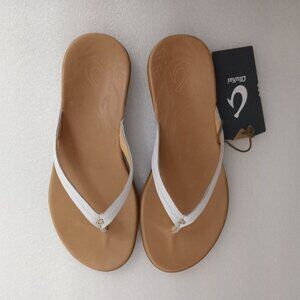 Olukai Honu Women's Leather Sandals in White and Tan Sz 8